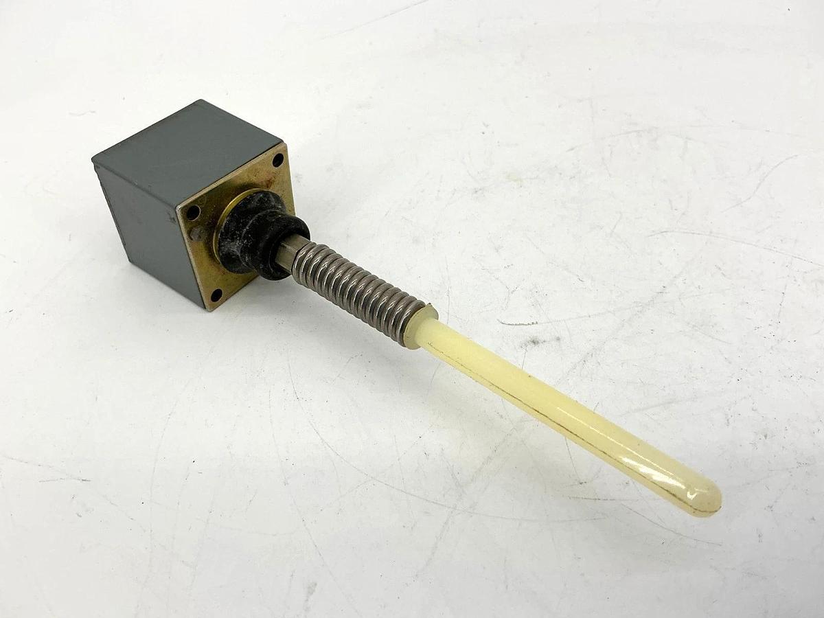 New Allen Bradley Z-18210 Limit Switch Operating Head Renewal Part - No Box
