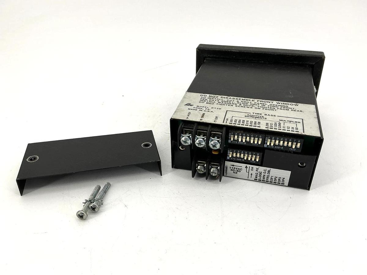 Used Red Lion DT3D0500 Tachometer 5-Digit LED Display 115VAC 50/60HZ DT3D