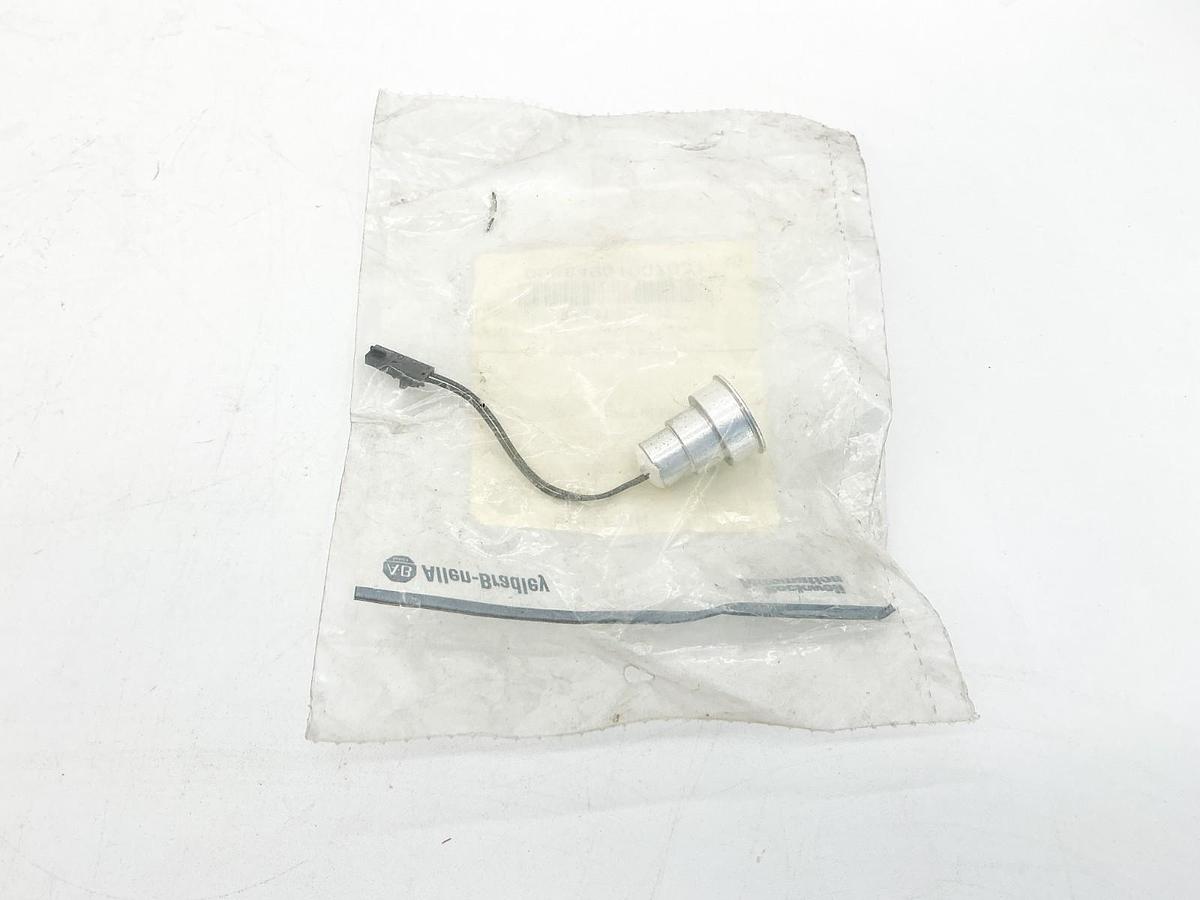 New Allen Bradley 77131-055-02 Light Bulb