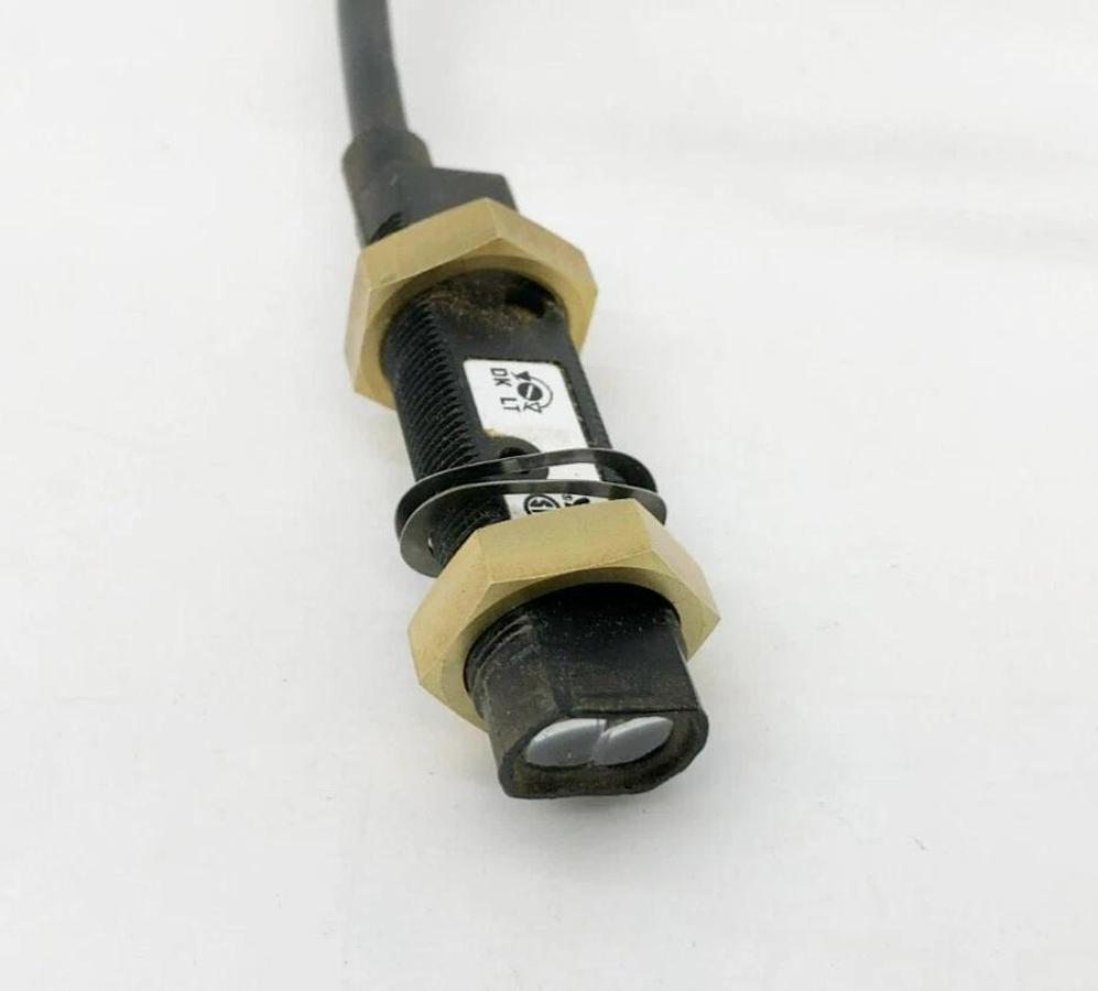 Used Eaton 13104A6513 Photoelectric Sensor 20-264VAC 15-30VDC