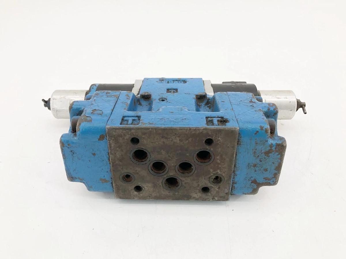 Used Nachi ESD-G03-C540-A-E10 Directional Proportional Valve 24VDC 2Y05239