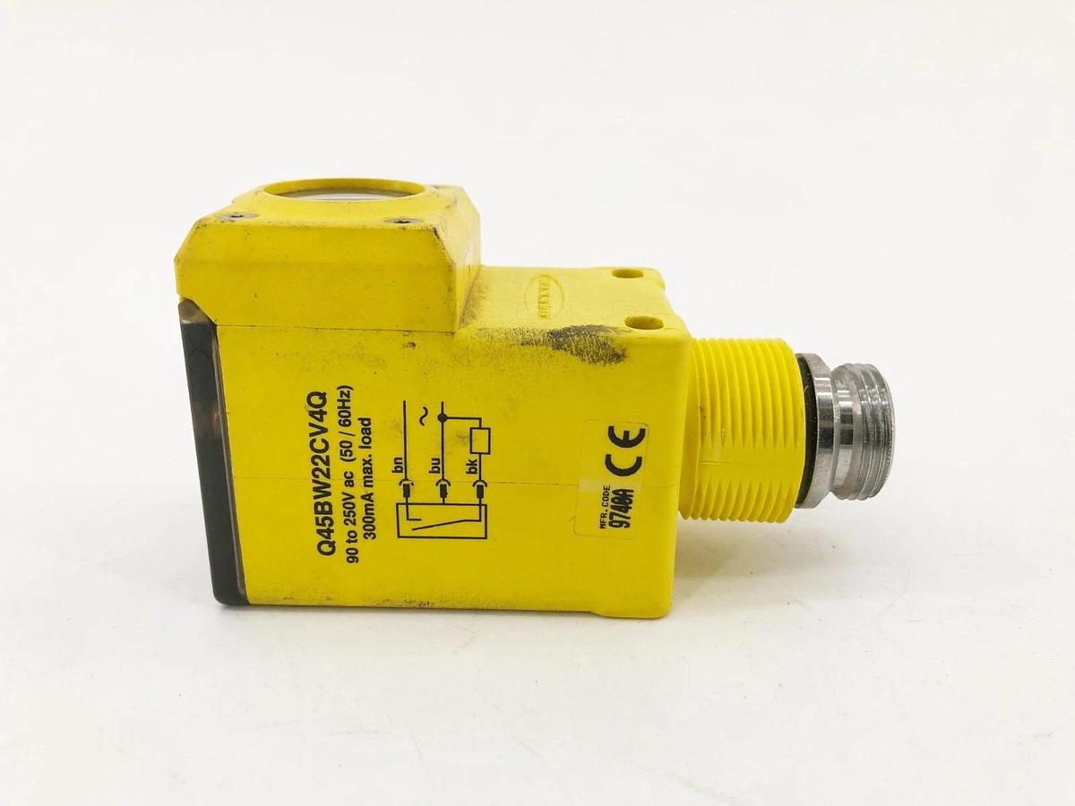 Used Banner Engineering Q45BW22CV4Q Photoelectric Sensor 90-250VAC 50/60Hz