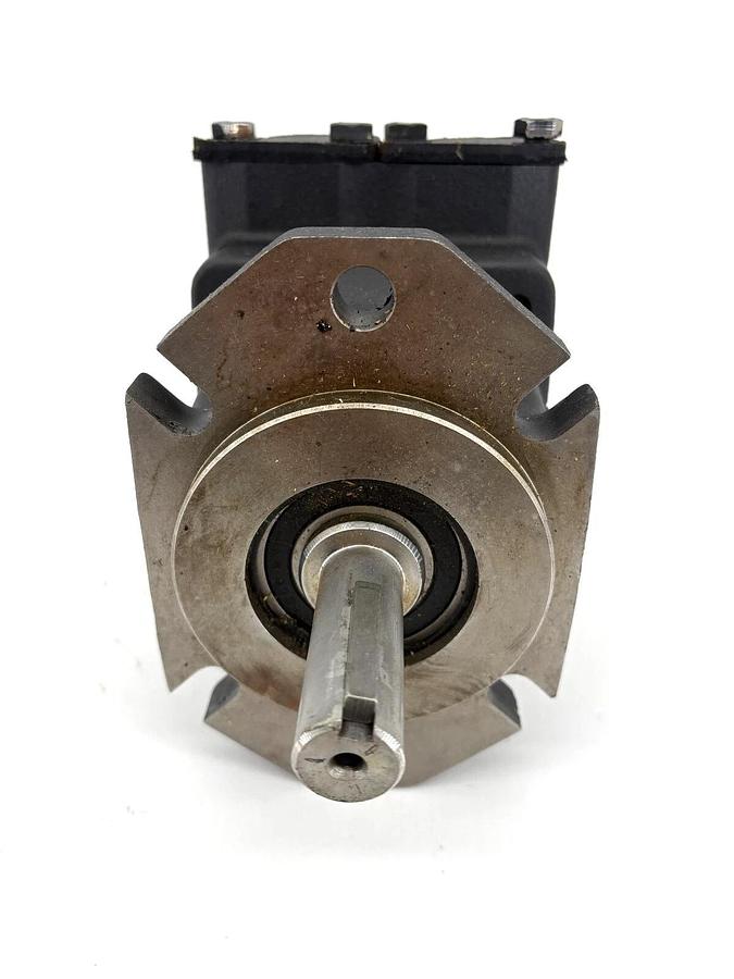 New Parker Denison M5BS-045-1N01-B1M-00000 Heavy Duty Vane Motor 024-94716-0