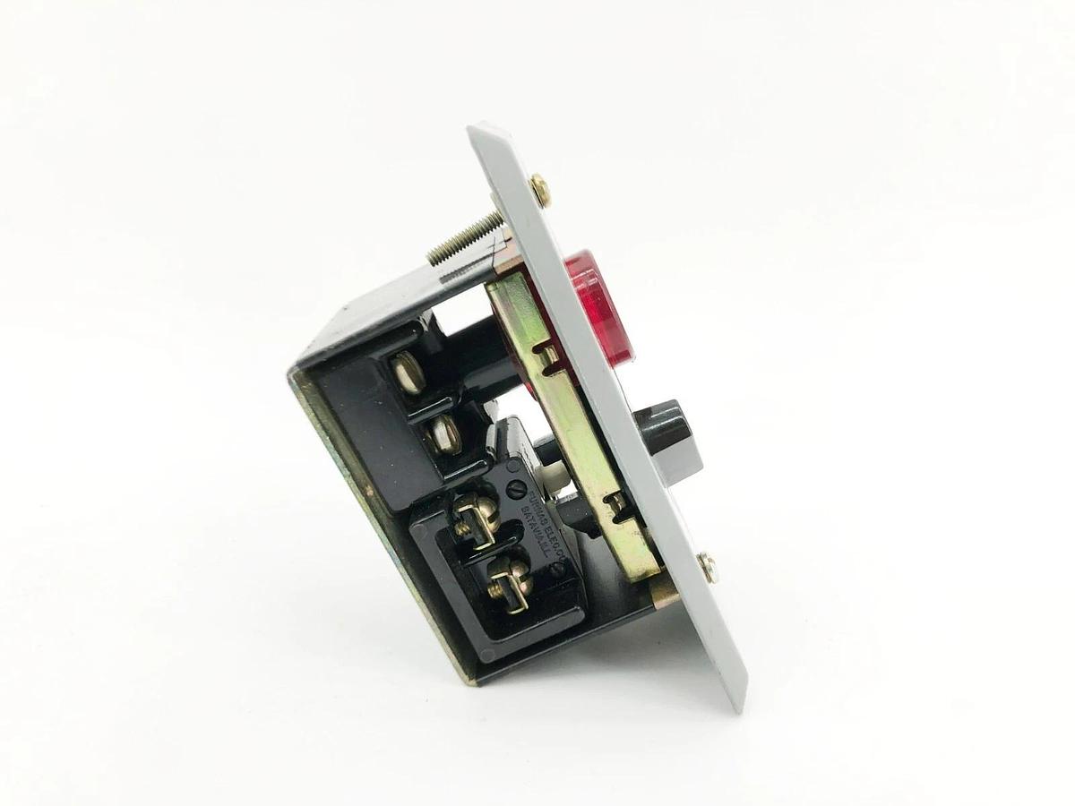 New Furnas 50HA2YC3 Indicator Light/ Selector Switch 600VAC HAND-OFF-AUTO