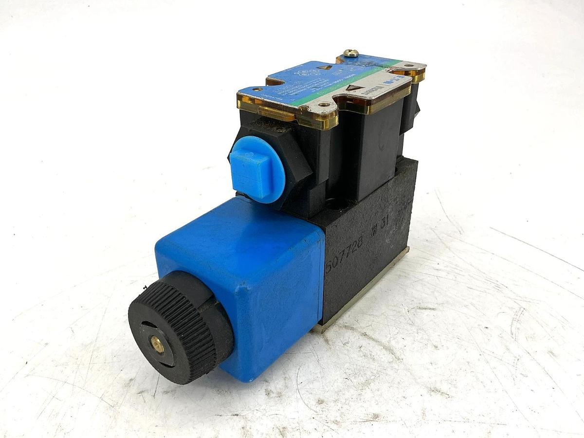 Eaton Vickers DG4V-3S-6C-M-FW-B5-60 Directional Valve 1450PSI 120V 02-109573