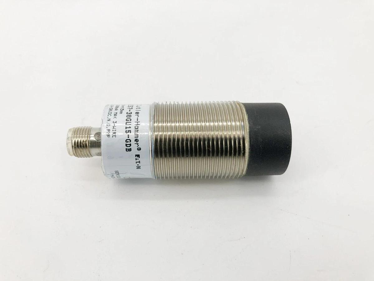 New Eaton E57-30GU15-GDB Proximity Sensor 15mm Range 10-30VDC 4 Pin