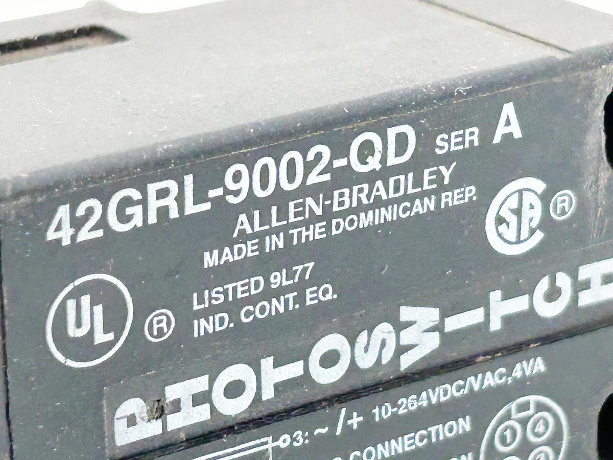 Used Allen Bradley 42GRL-9002-QD Photoelectric Sensor 4Pin SR Transmitted Beam Sorce