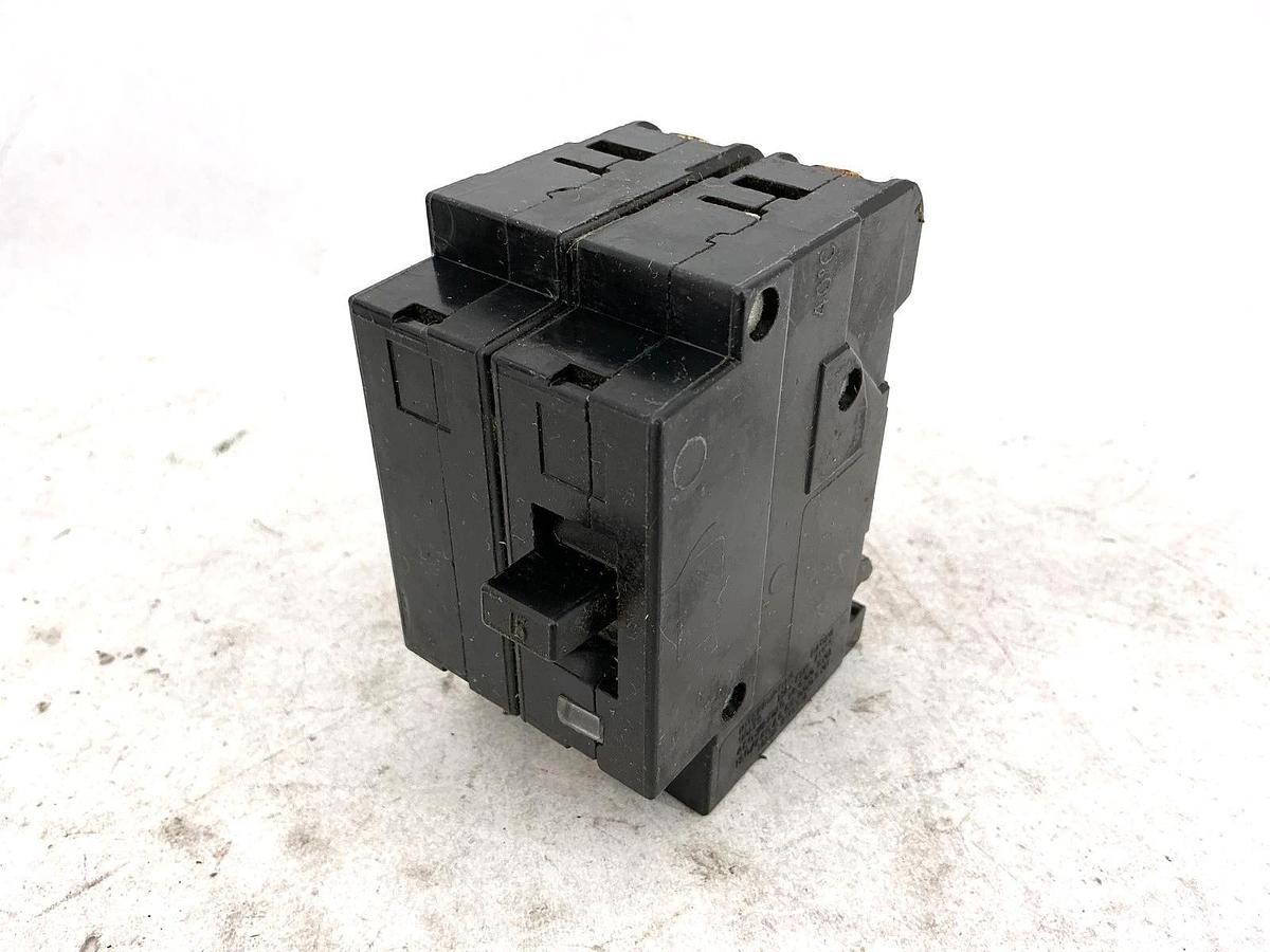 Used Lot of 2 Square D EH24015 Circuit Breaker Type EH4 2-Pole 15A 277/480VAC