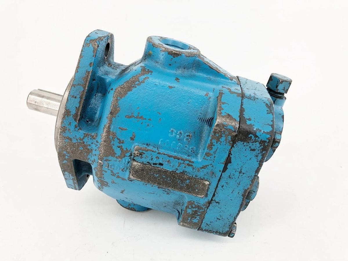 New Vickers PVB10-RSY31-C11 Piston Pump 430487 H/91/0 - No Box