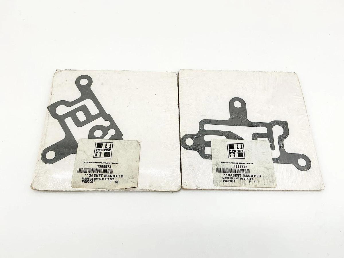 New Lot of 2 Hyster 1388573 Manifold Gasket