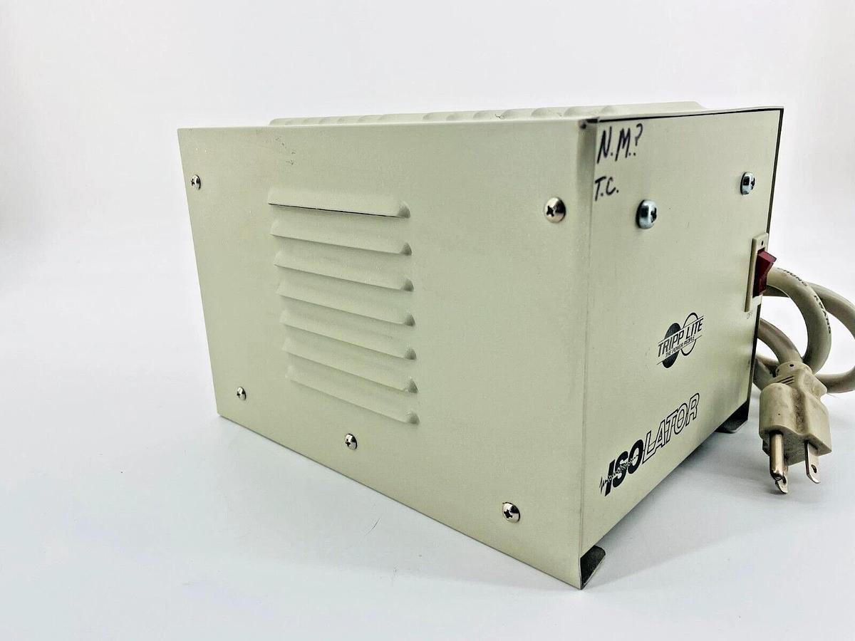 New Tripp Lite IS800 Isolation Transformer 120VAC 7A 1PH