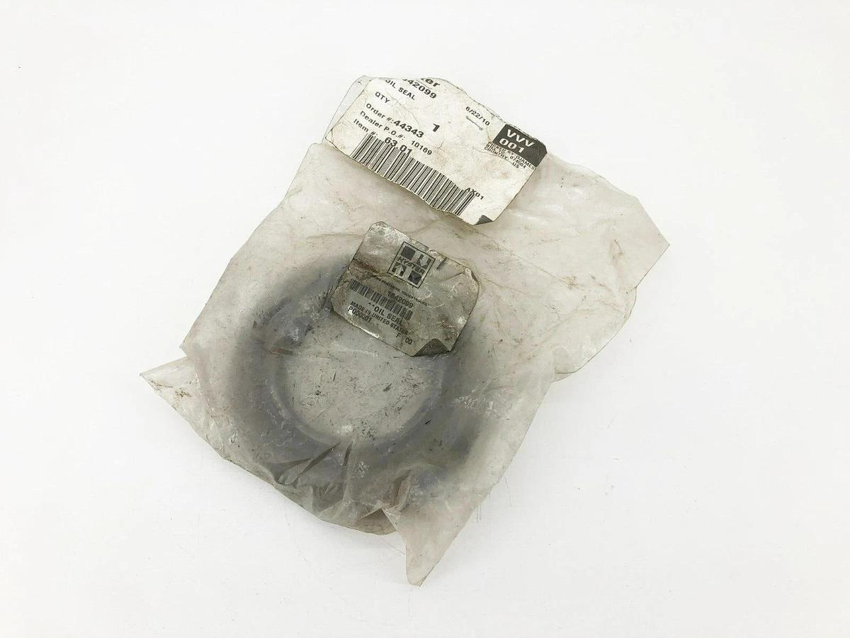 New Hyster 1642099 Oil Seal