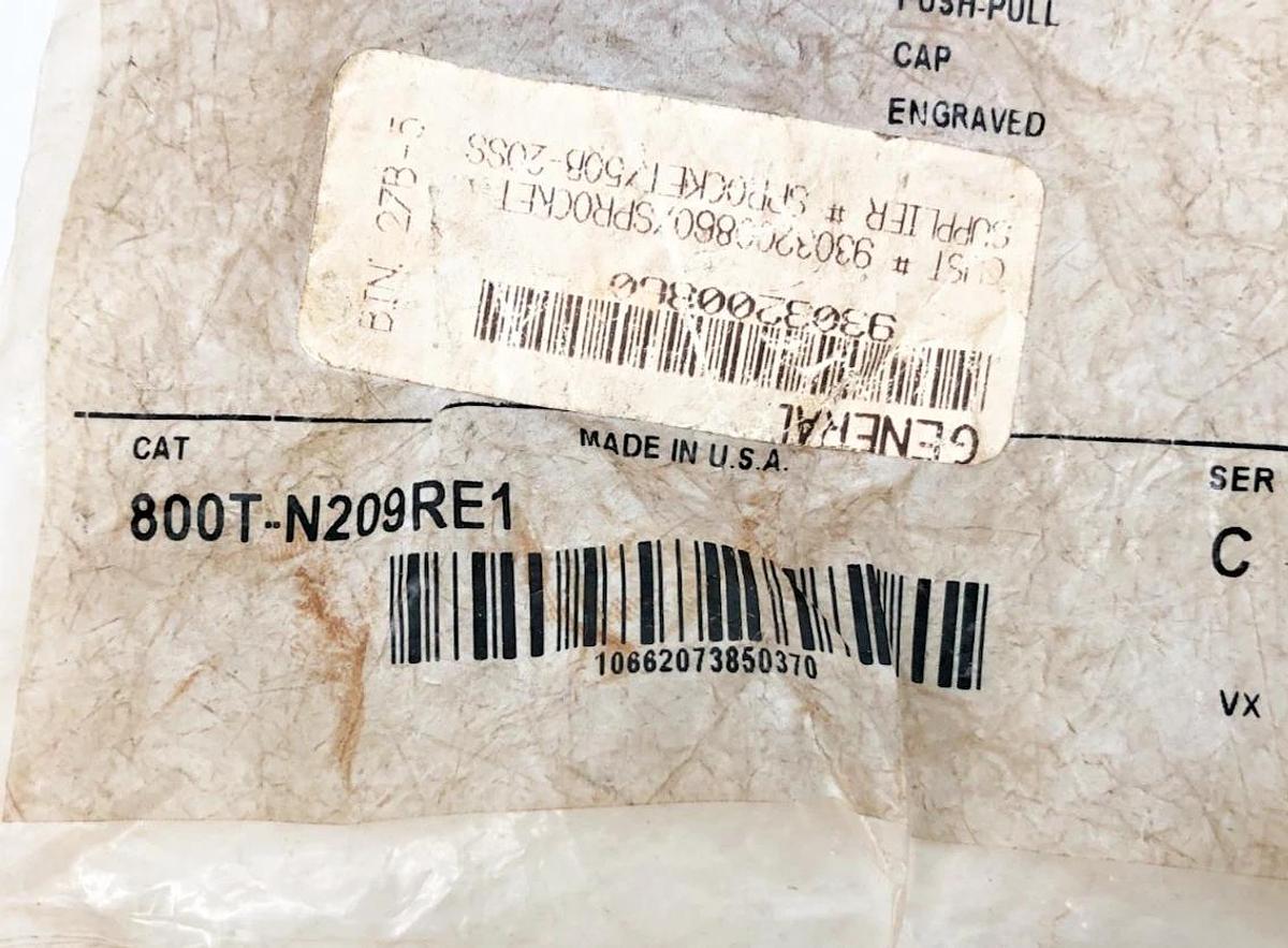 New Allen Bradley 800T-N209RE1 Ser. C Jumbo Push-Pull E-Stop Cap