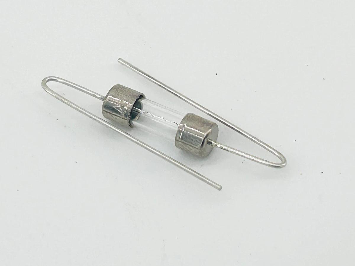 New Lot of 10 Littelfuse 0224010.VXUP Fuse 10A 125V