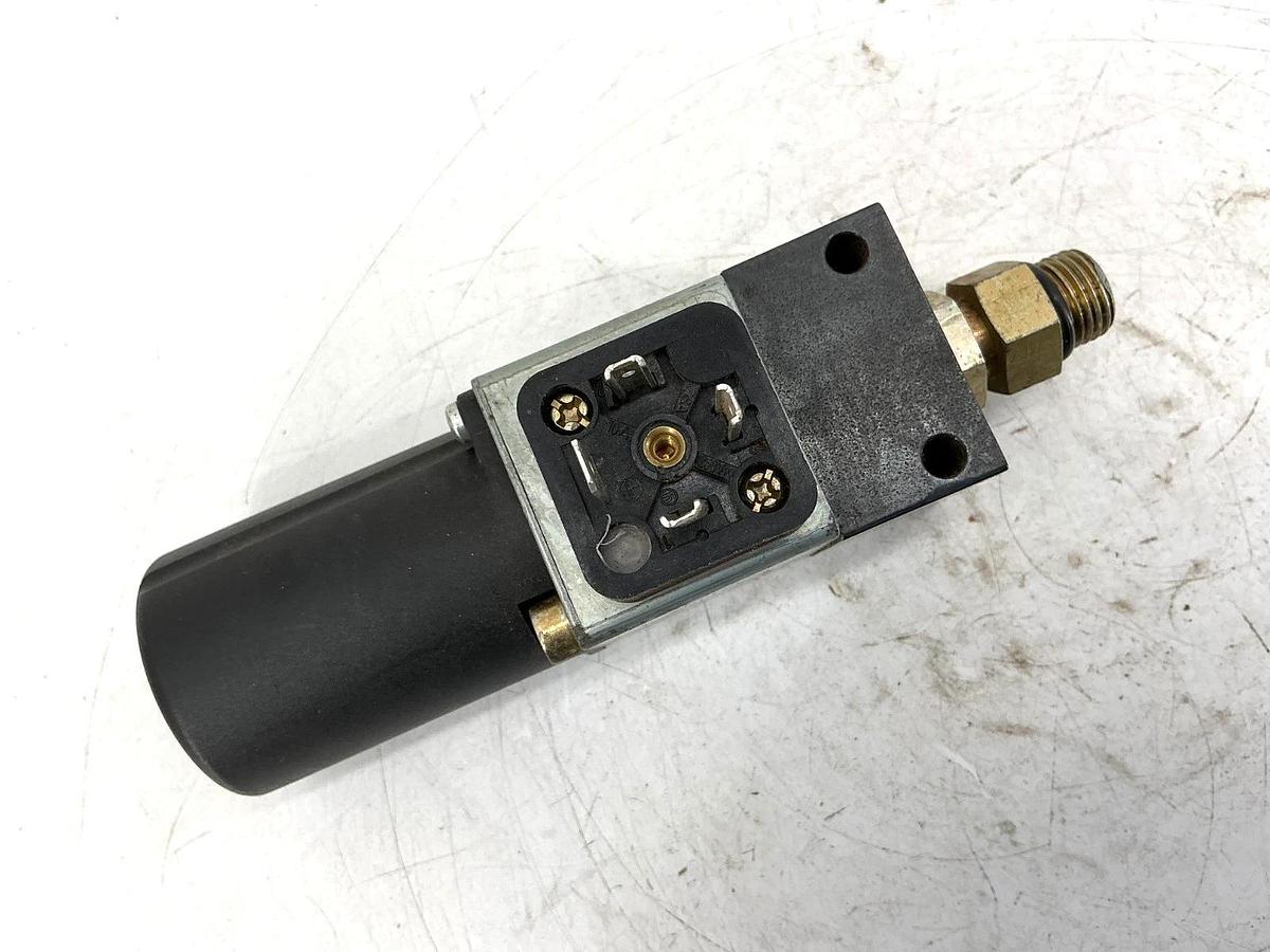 Used Rexroth HED8OA12/100K14S/12 Pressure Switch Plug-In 4-Pin 5A 250VAC 0.03A 125VDC