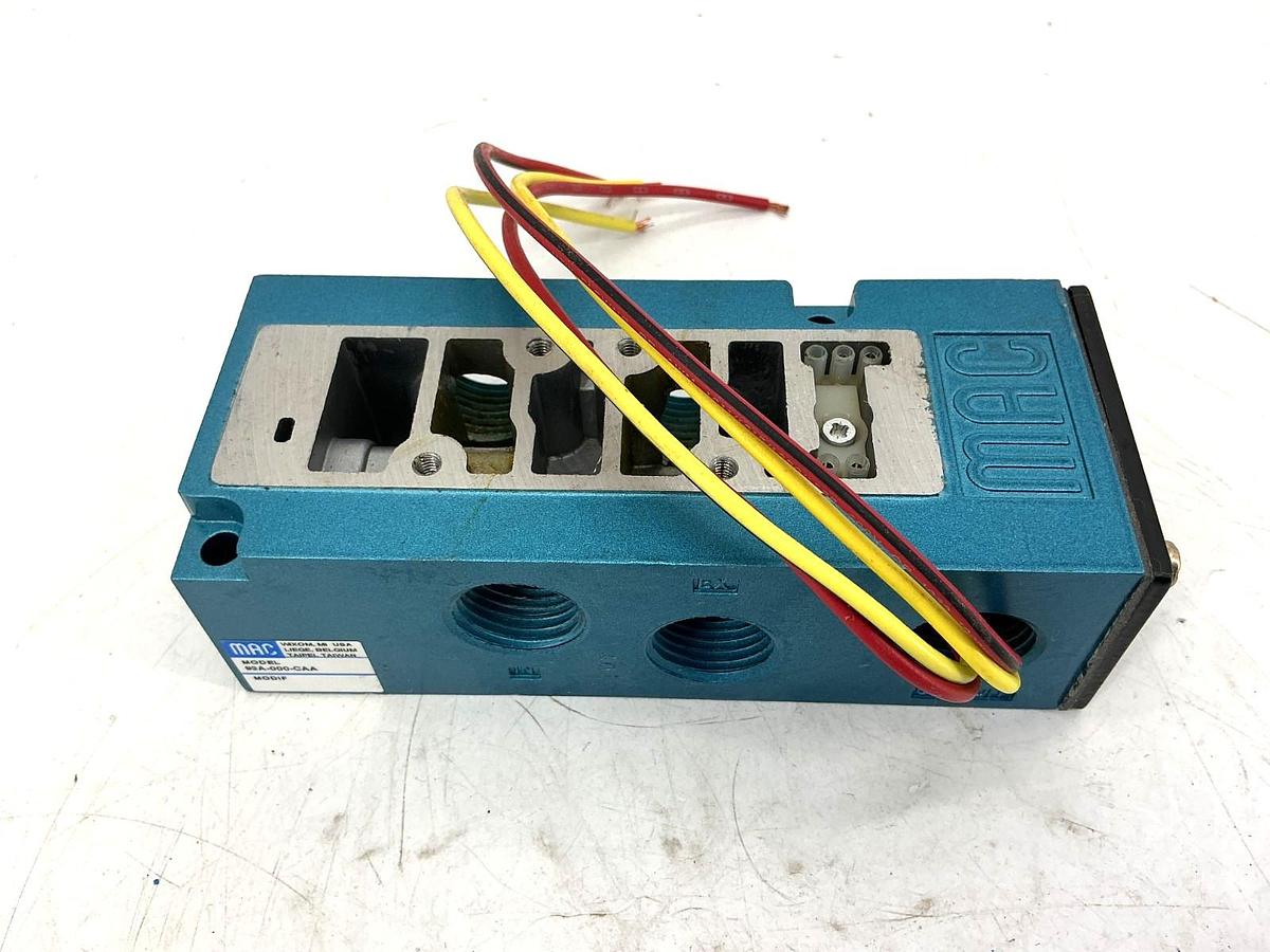 New MAC Valves 93A-000-CAA Pneumatic Valve Base Manifold 4-Wire 1/2"NPTF -No Box