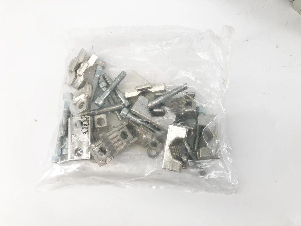 New Wohner 33409 Quadron Fuse Holder Panel Mount 200A 600VAC Class J