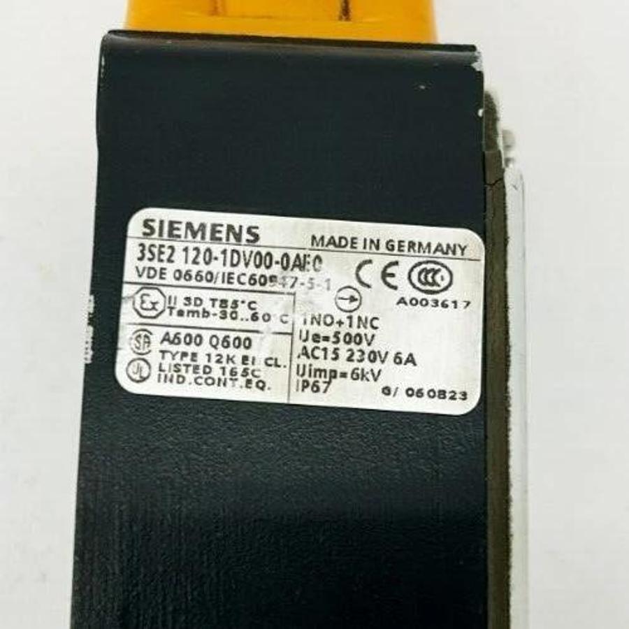 New Siemens 3SE2 120-1DV00-0AE0 Position Switch 1NO 1NC