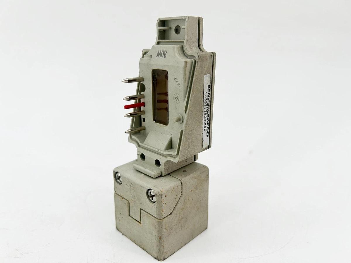 Used Omron E2Q2-N30MY4-U Proximity Sensor 250V 500mA 65Hz - Missing Back Plate
