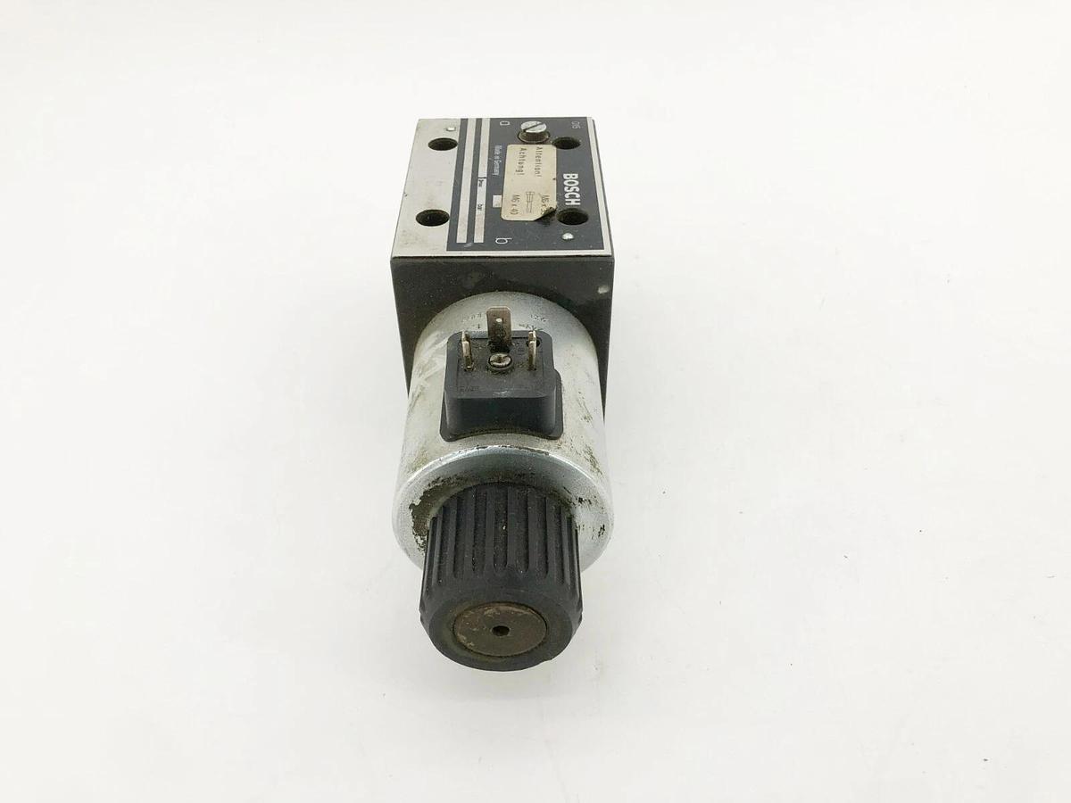 Used Bosch 0810001748 Directional Valve 24V 1.7A 081WV10P1M1010WS024/00D0