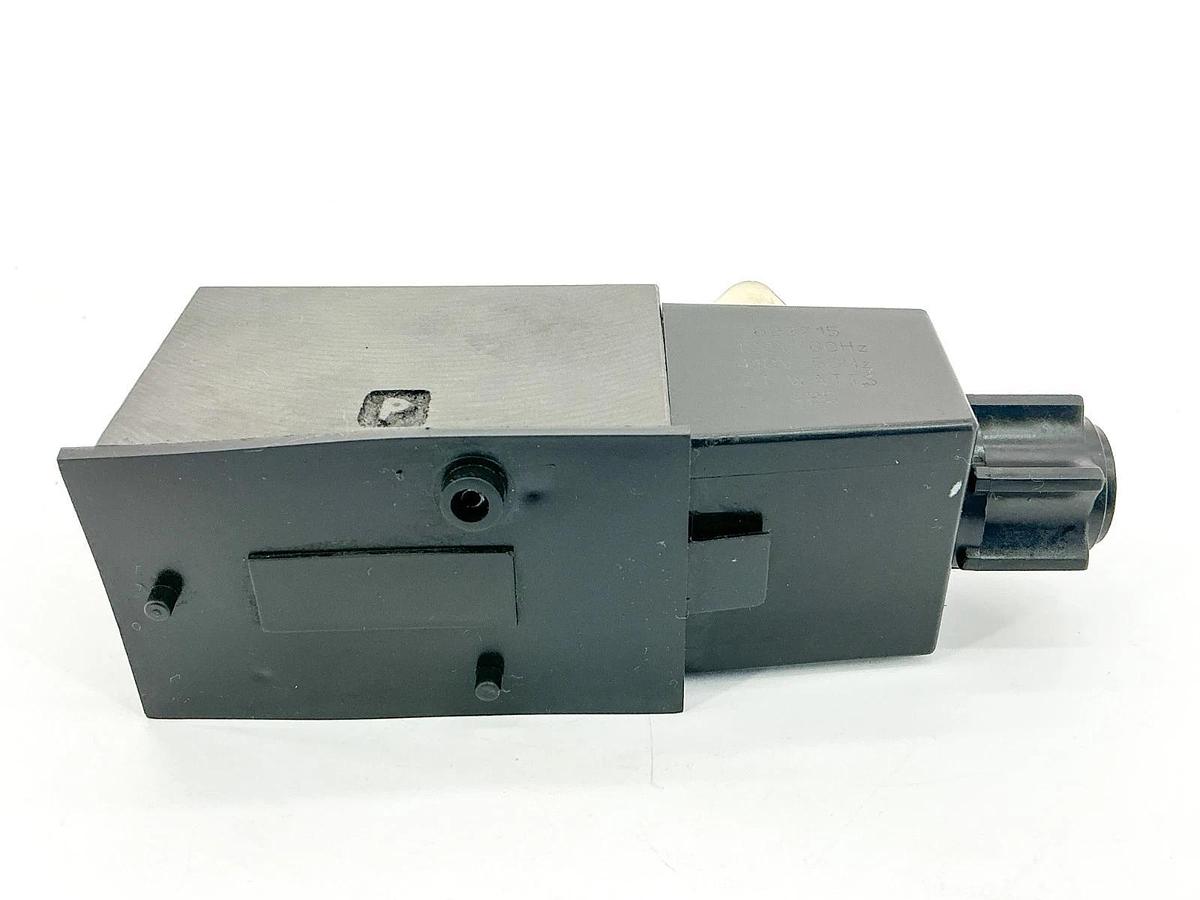 New Parker D1VW020HNYWF 82 Solenoid Valve 110/120V 50/60Hz .50A 5000PSI - No Box