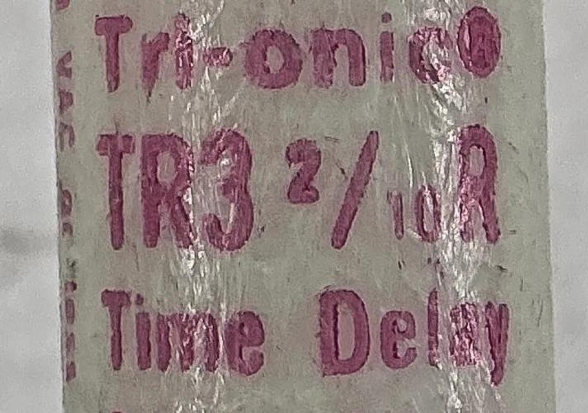 Lot of 4 New Gould Shawmut TR3-2/10R Tri-onic Time-Delay Fuse 3-2/10A 250V