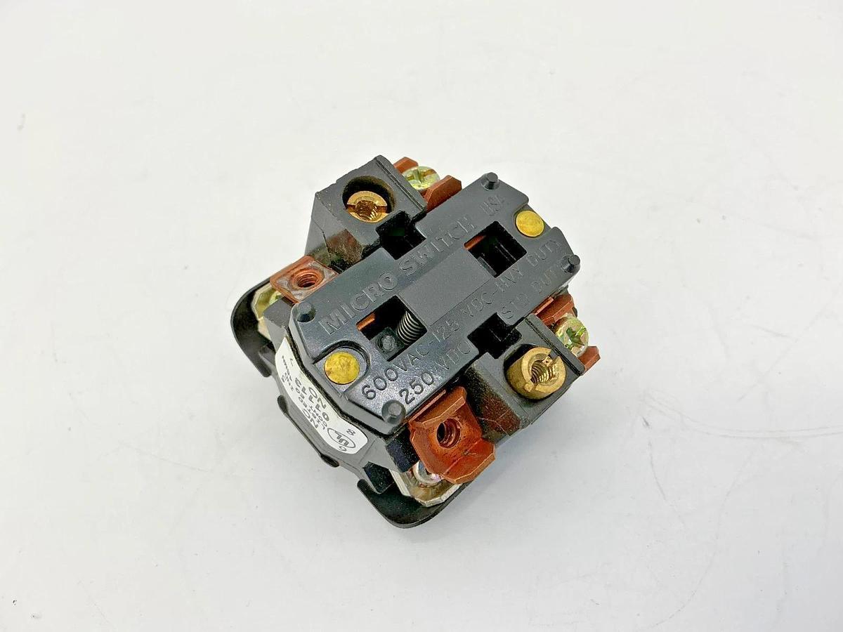 Used Lot of 2 Honeywell Micro Switch PTCC Contact Block 2NC 2NO 600VAC
