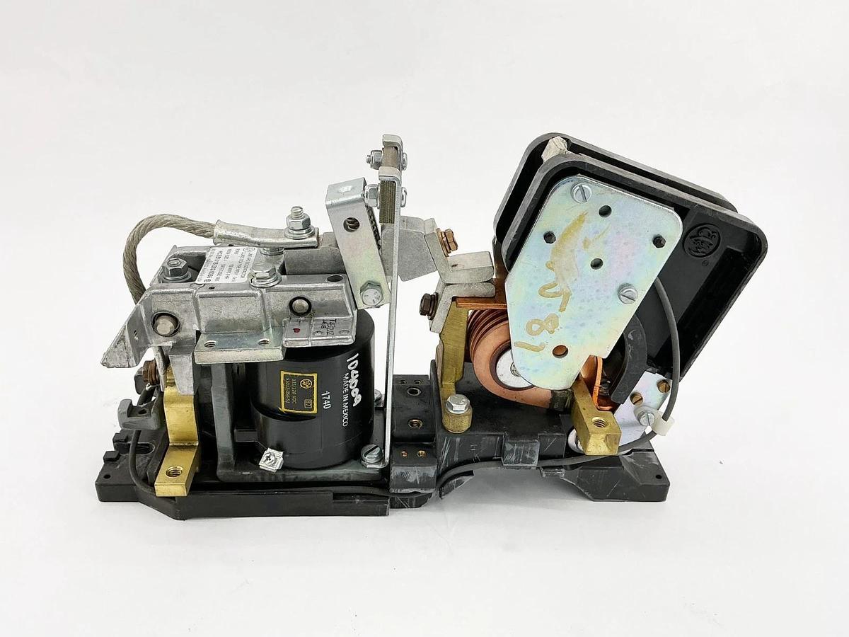 New Hubbell EC&M HCE51018-202-5056 Line Arc DC Contactor 150A Size 4 7004MFO1