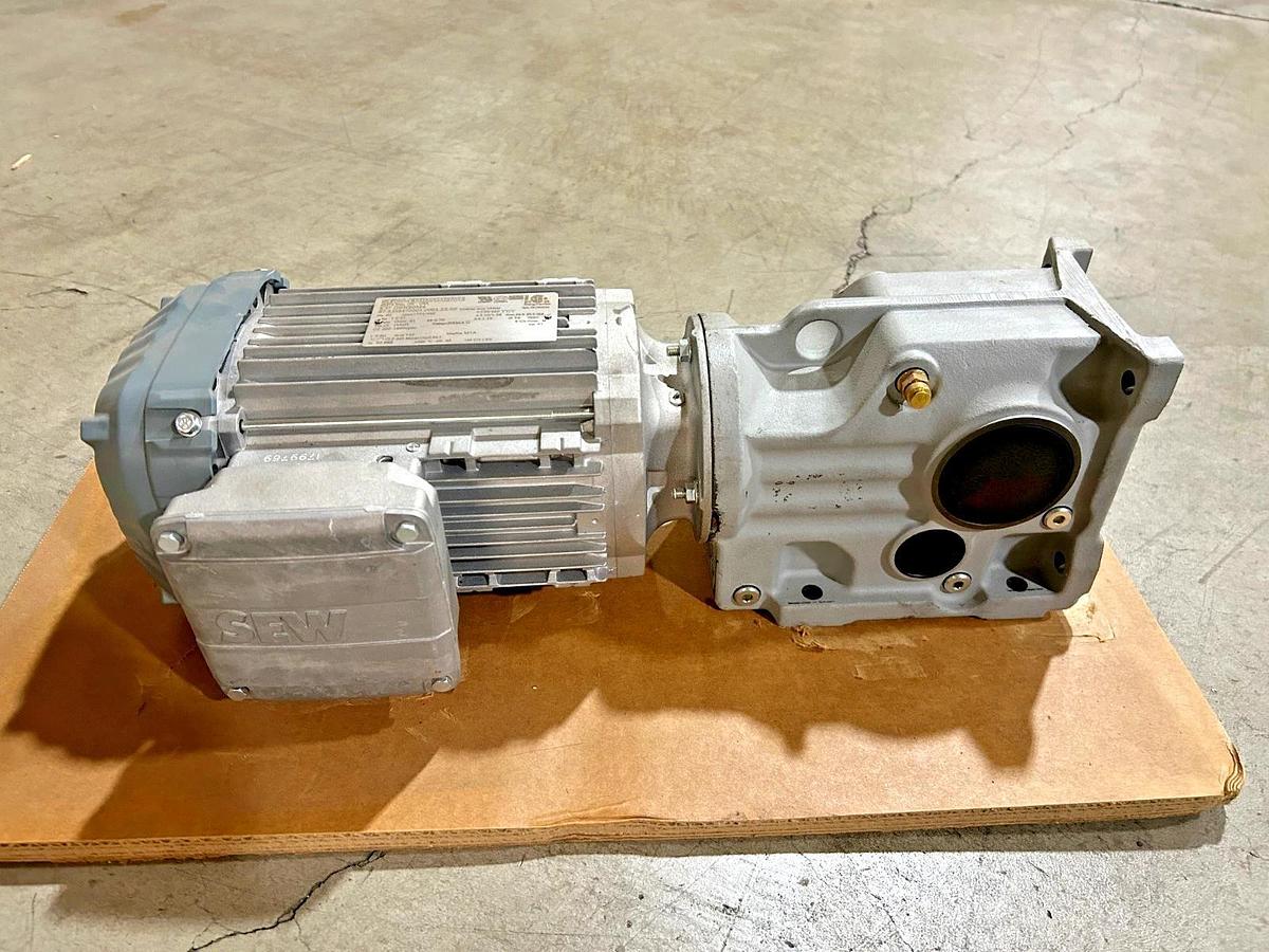 New SEW Eurodrive K37 DRN80M4 Gearmotor Inverter Duty VPWM 230/460V 1751/440rpm