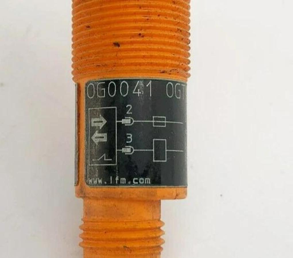 Used IFM Efector OG0041 Diffuse Reflective Sensor 18mm Dia. 600mm Range