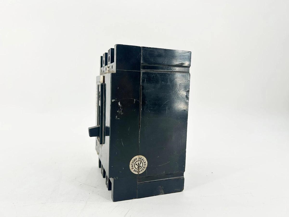 New Westinghouse MCP0322R Circuit Breaker 3P 600VAC 3A
