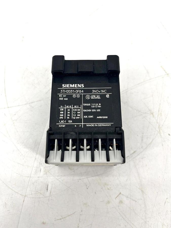 Used Siemens 3TH2031-0FB4 Contactor Relay 24VDC 3NO + 1NC