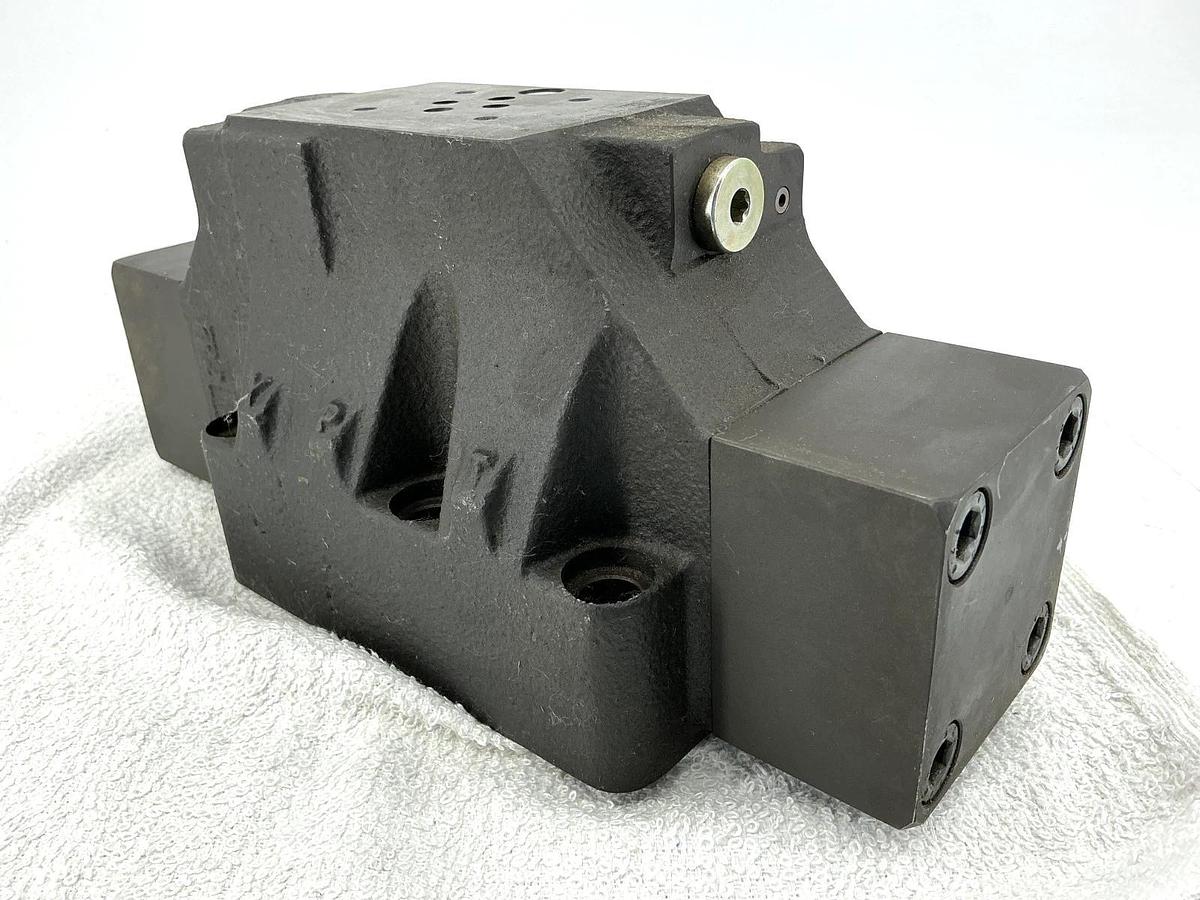 Used Argo Hytos RPEH4-253Y11/33-12060E1R51 Directional Control Valve 3-Pos 4-Way