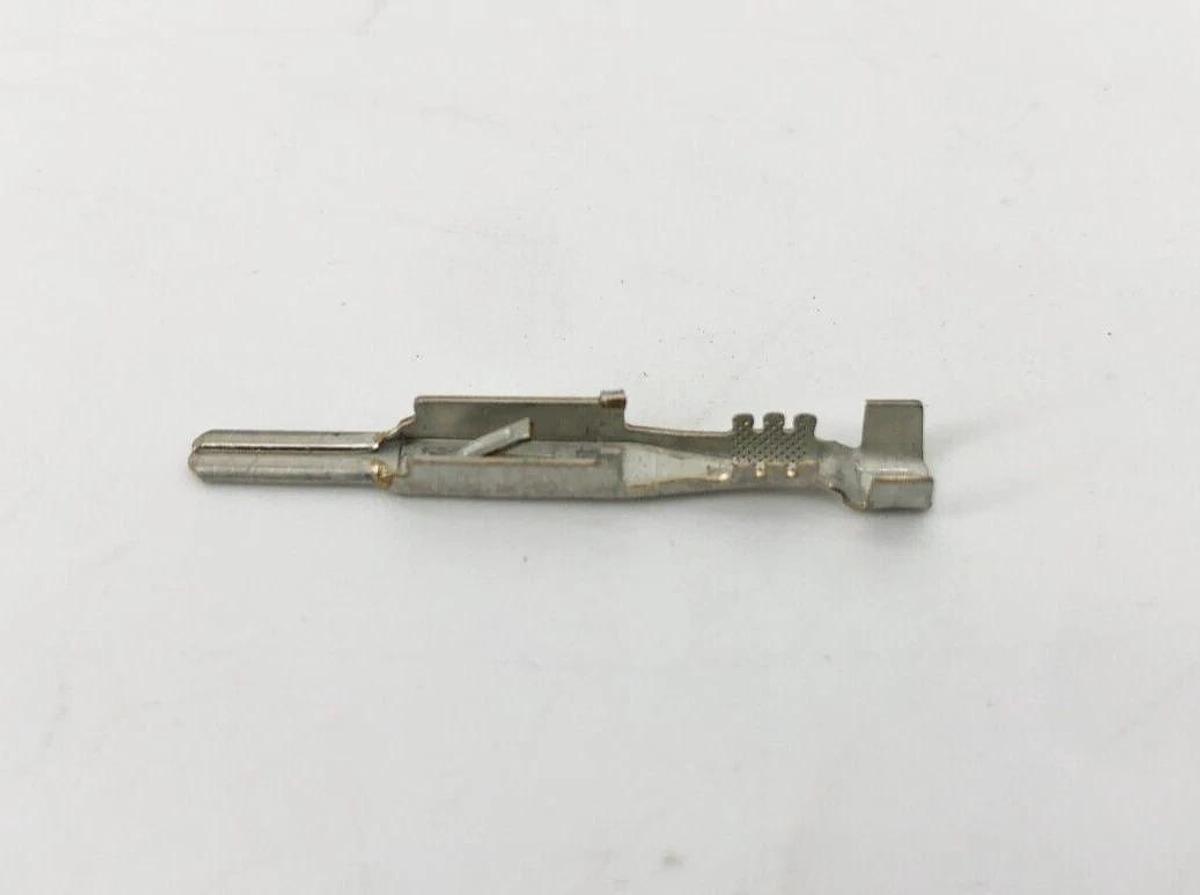 Lot of 44 New 12034047 Male Clock Terminal Connectors
