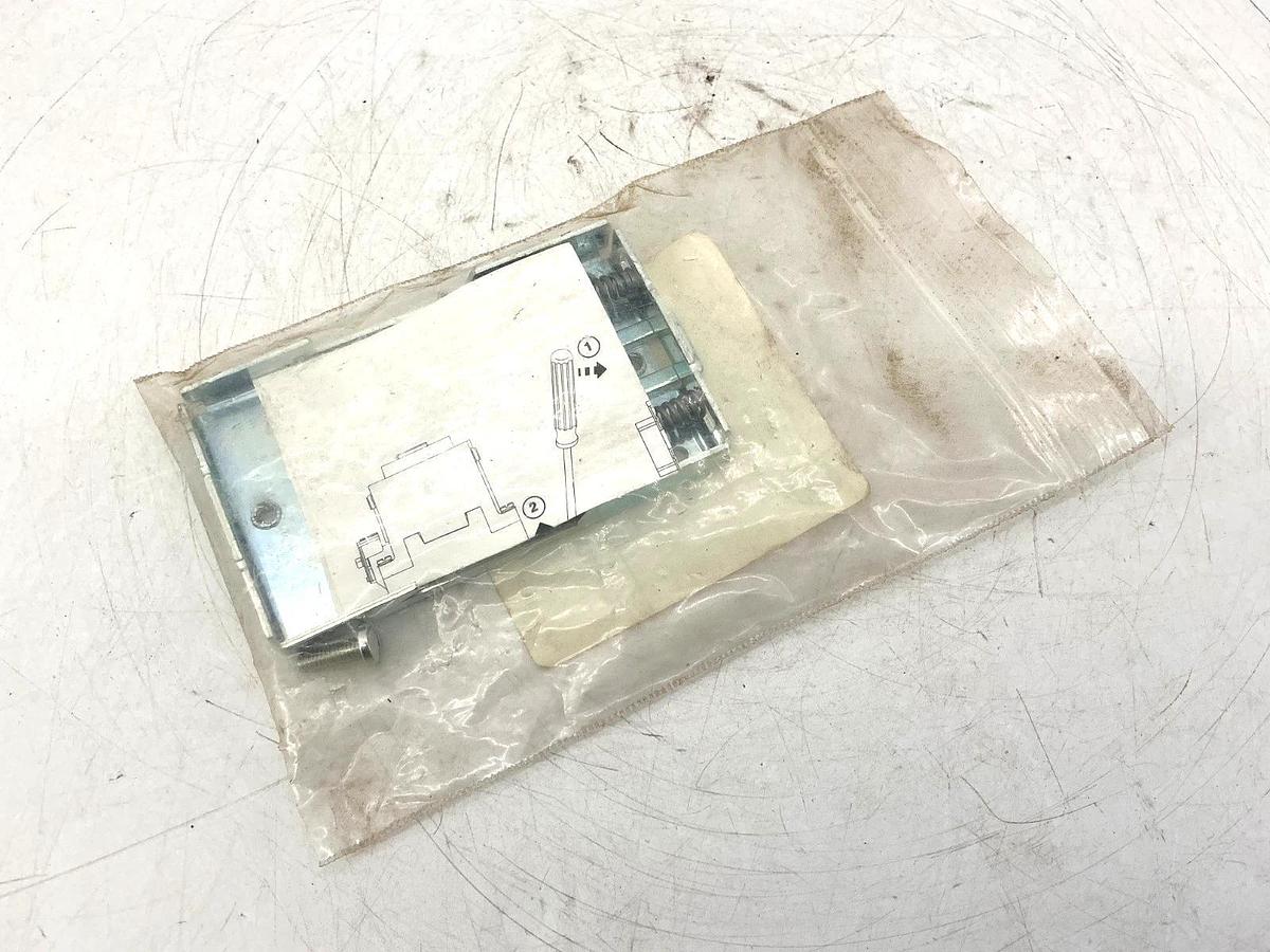 New Allen Bradley 700-DRA Ser A Din Rail Adapter Plate Silver 700DRA