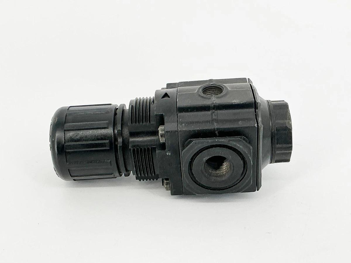 New Dixon R72G-2R Regulator W/Gauge 300PSIG 21Bar - No Box