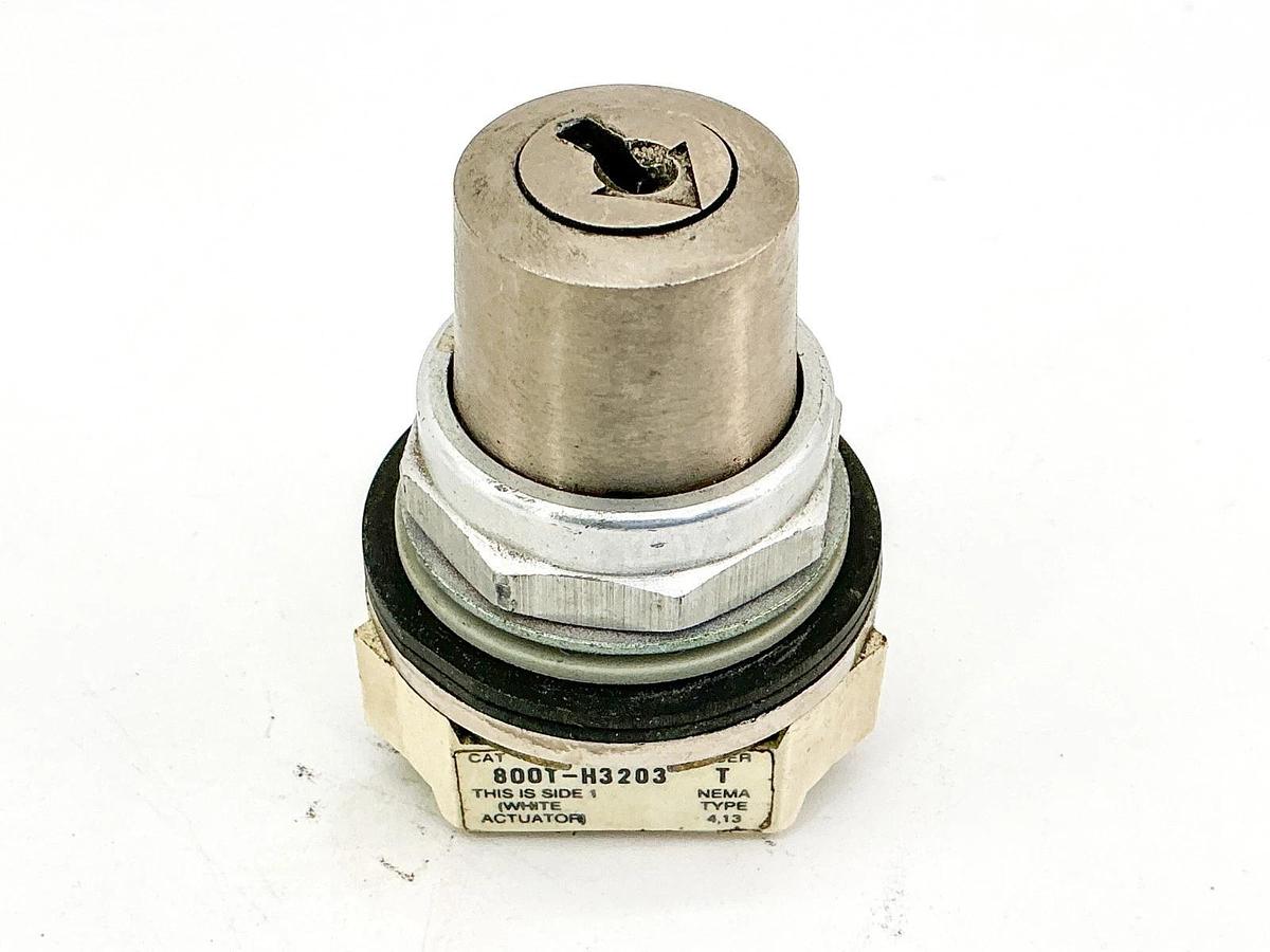 Used Allen Bradley 800T-H3203 Selector Switch Type 4/13 Ser.T - Missing Key