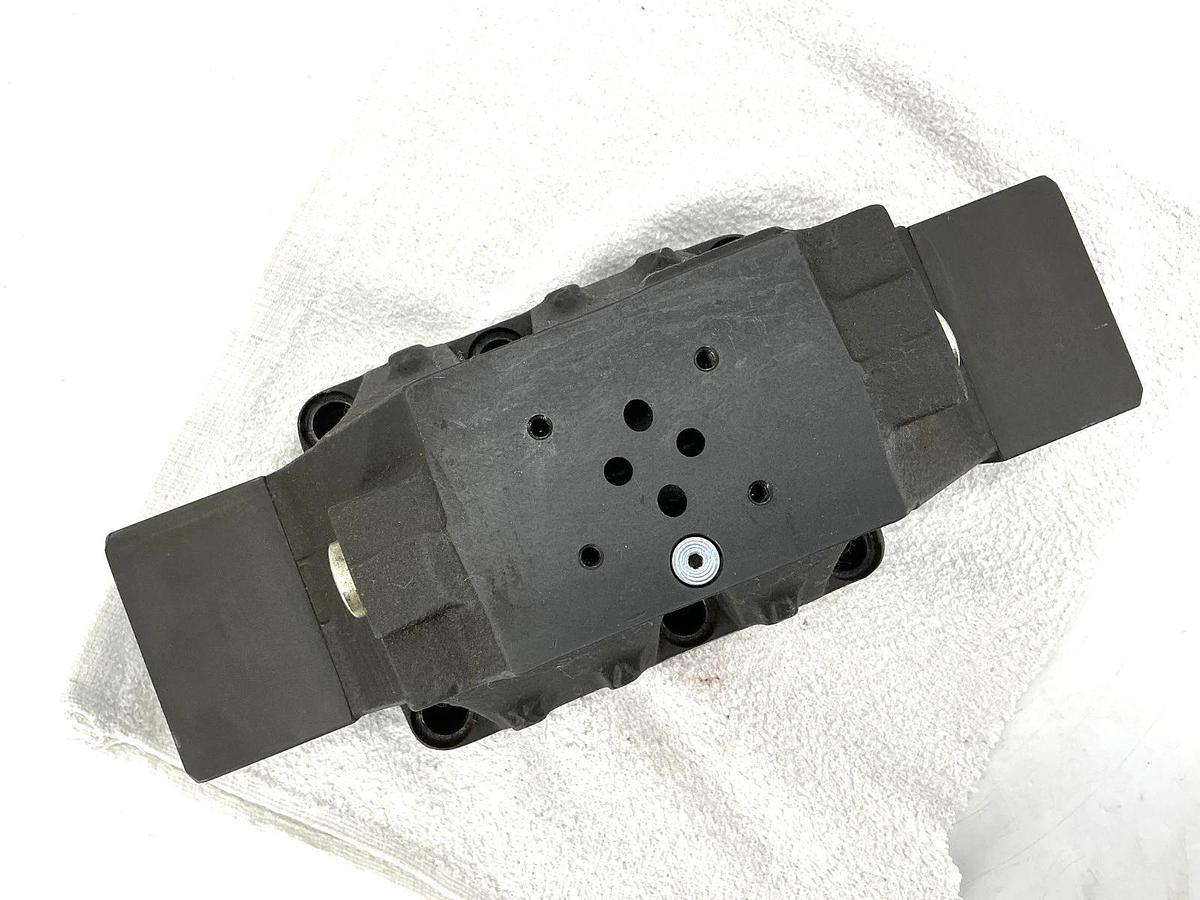 Used Argo Hytos RPEH4-253Y11/33-12060E1R51 Directional Control Valve 3-Pos 4-Way