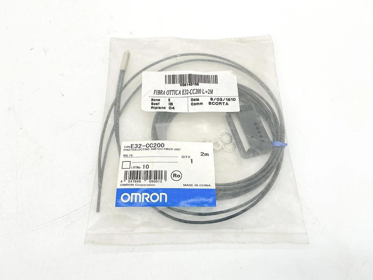New Omron E32-CC200 Photoelectric Switch Fiber Unit 2M
