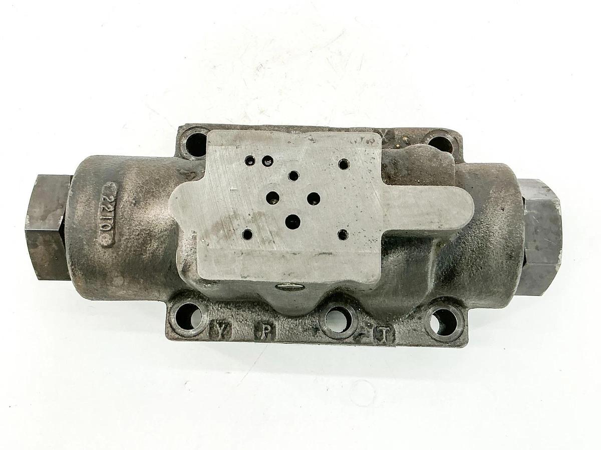 Used Parker D61VW1C4NYC-70 Valve Base Only 1500PSI D1VW4CNYC-70