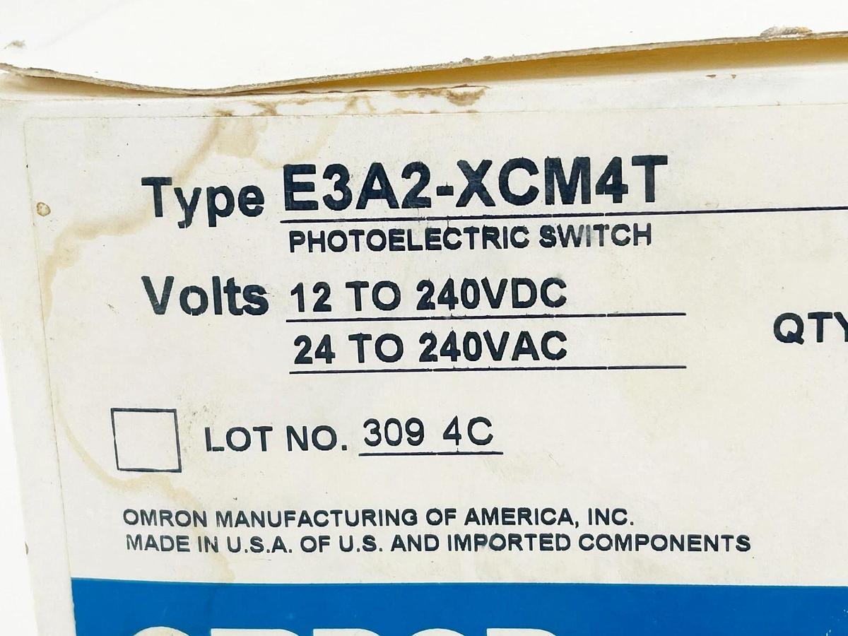 New Omron E3A2-XCM4T Photoelectric Sensor Fiber Optic 240VDC