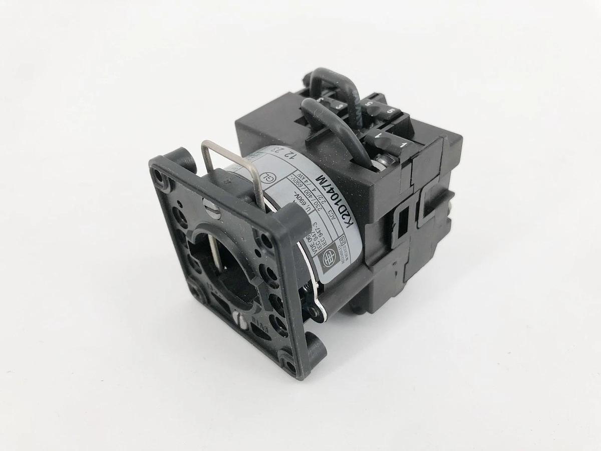 New Telemecanique 9003K2D1047M Cam Switch 300VAC 12A