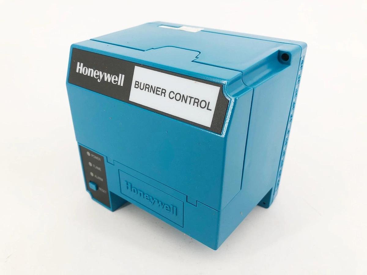 New Honeywell RM7823 A 1016 Primary Flame Switch w/ Dust Cover 120VAC