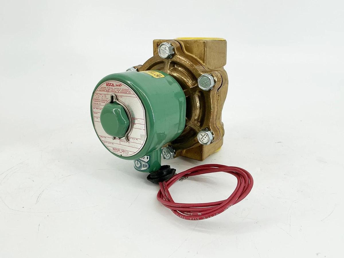 New Asco 8211B56 110/120V Solenoid Valve 125PSI 1-1/2" Pipe 15/4W 50/60Hz