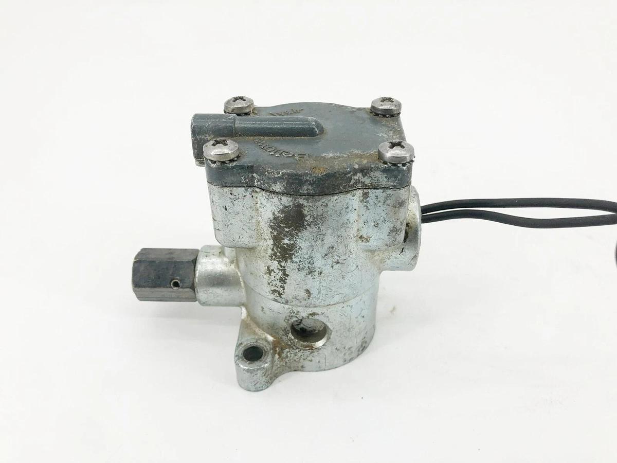 Used Bellows Valvair Parker K065-1033 Pilot Solenoid Valve 115V 60Hz