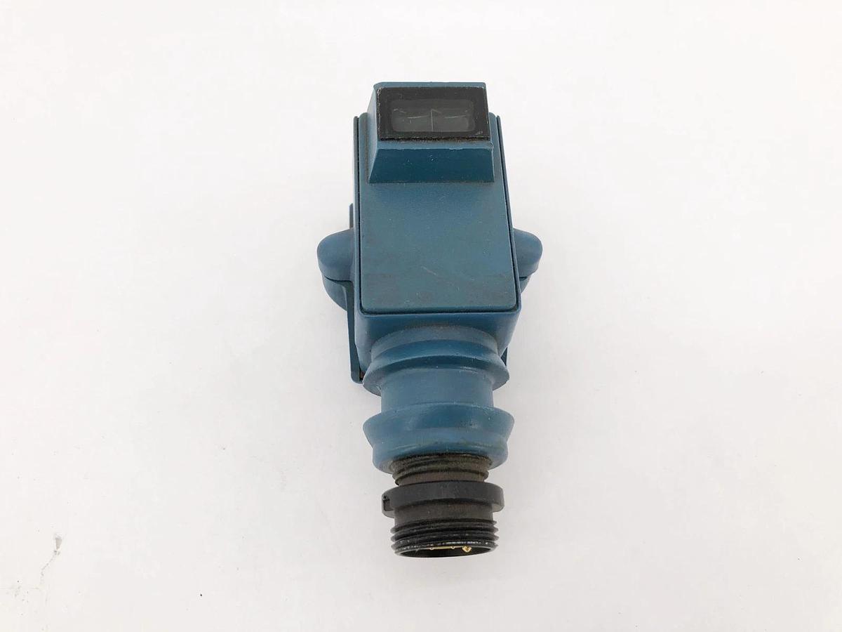 Used Eaton Cutler-Hammer 1451B-6501 Polarized Reflex Sensor 90-132VAC Ser. B2
