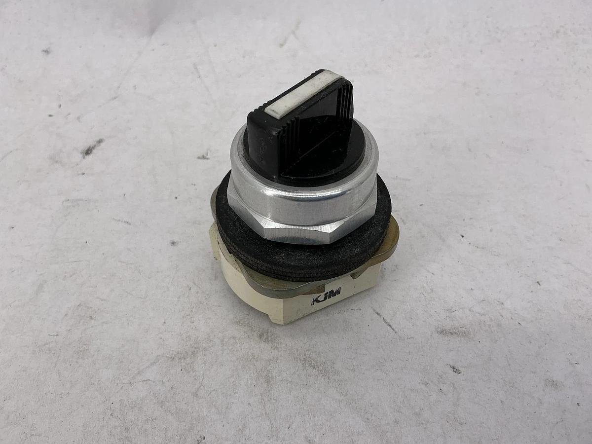 Used Allen Bradley 800T-N17KF4 Ser N Selector Switch 4-Position 800TN17KF4