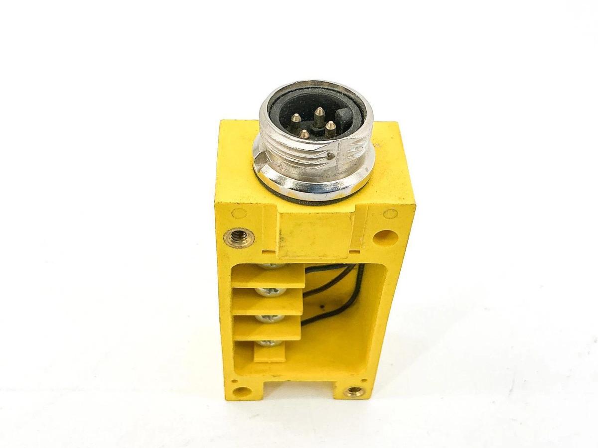 New Banner Engineering RWB4-35004 Wiring Block 4 Wire 35004 - No Box