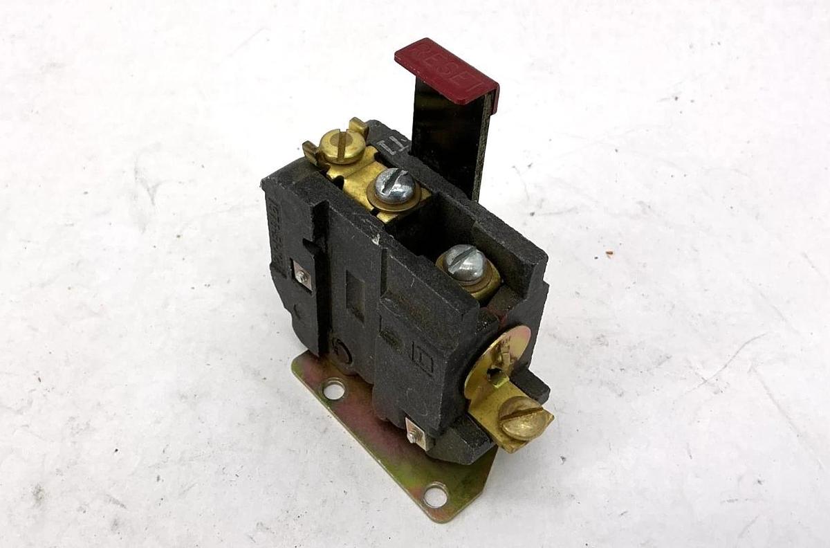 Used Square D 1976-B1-X1 Overload Relay Power: 600VAC Control: 600VAC/250VDC