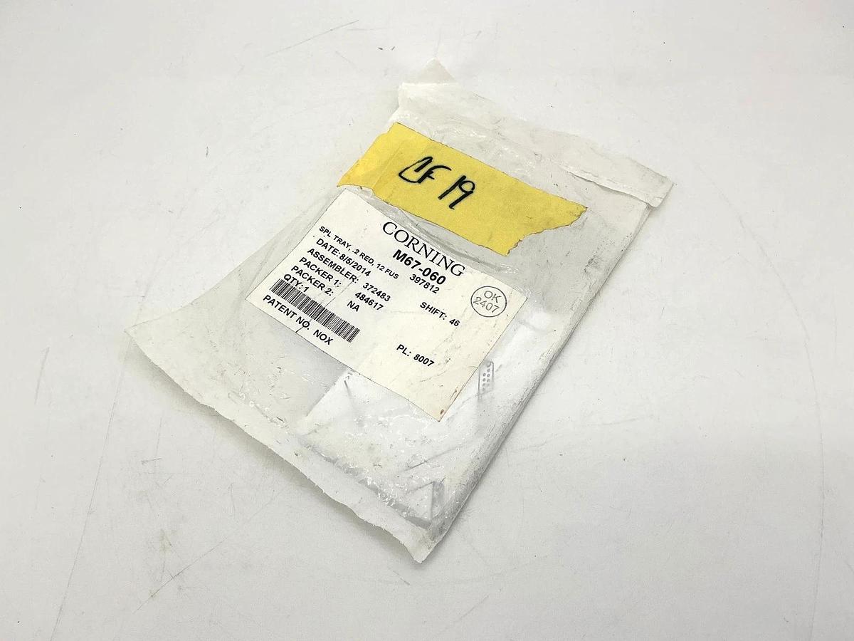 New Corning M67-060 Splice Tray RTV Splices 0.2-in 12-Splice Tray Single Fibers